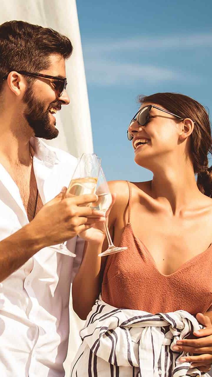 https://boatclubmalaga.com/wp-content/uploads/2023/01/image_03_home_01-720x1280.jpg